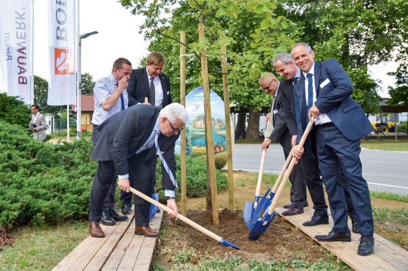 Boen Parkett Litauen : Bauwerk boen durdevac eroeffnung