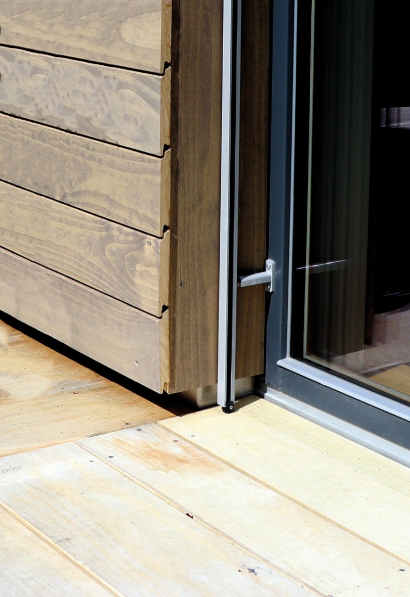Accoya Holz Alualternative