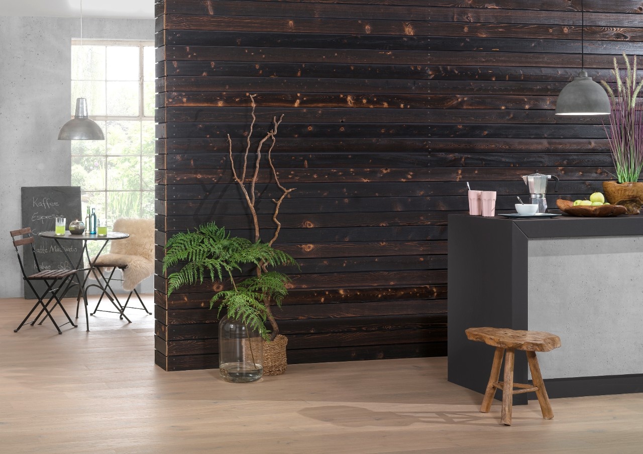 Mit Feuer veredelte Holzprofile